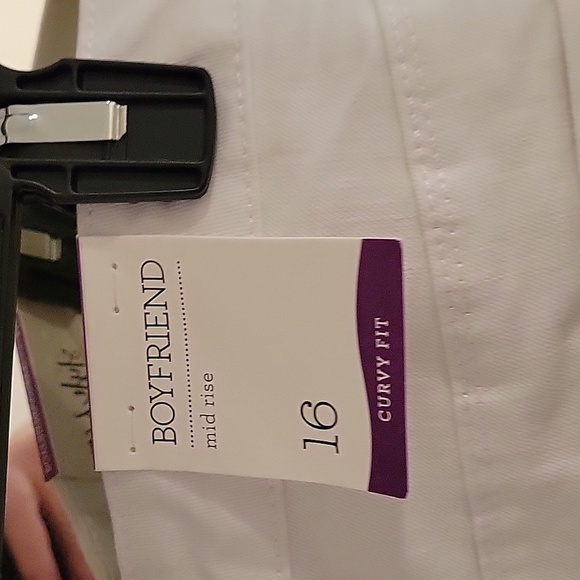 NWT Embroidered Ladies Denim Jeans - Picture 4 of 6